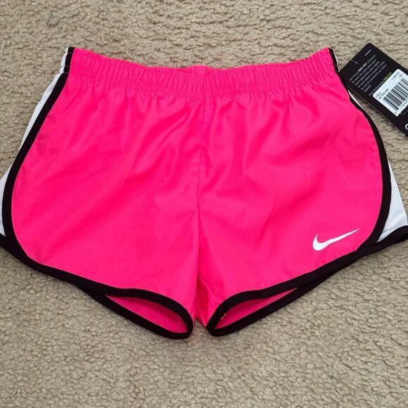 NWT Nike Little Girls' Tempo Pull On Shorts in Hyper Pink Sz 6x - Picture 1 of 8